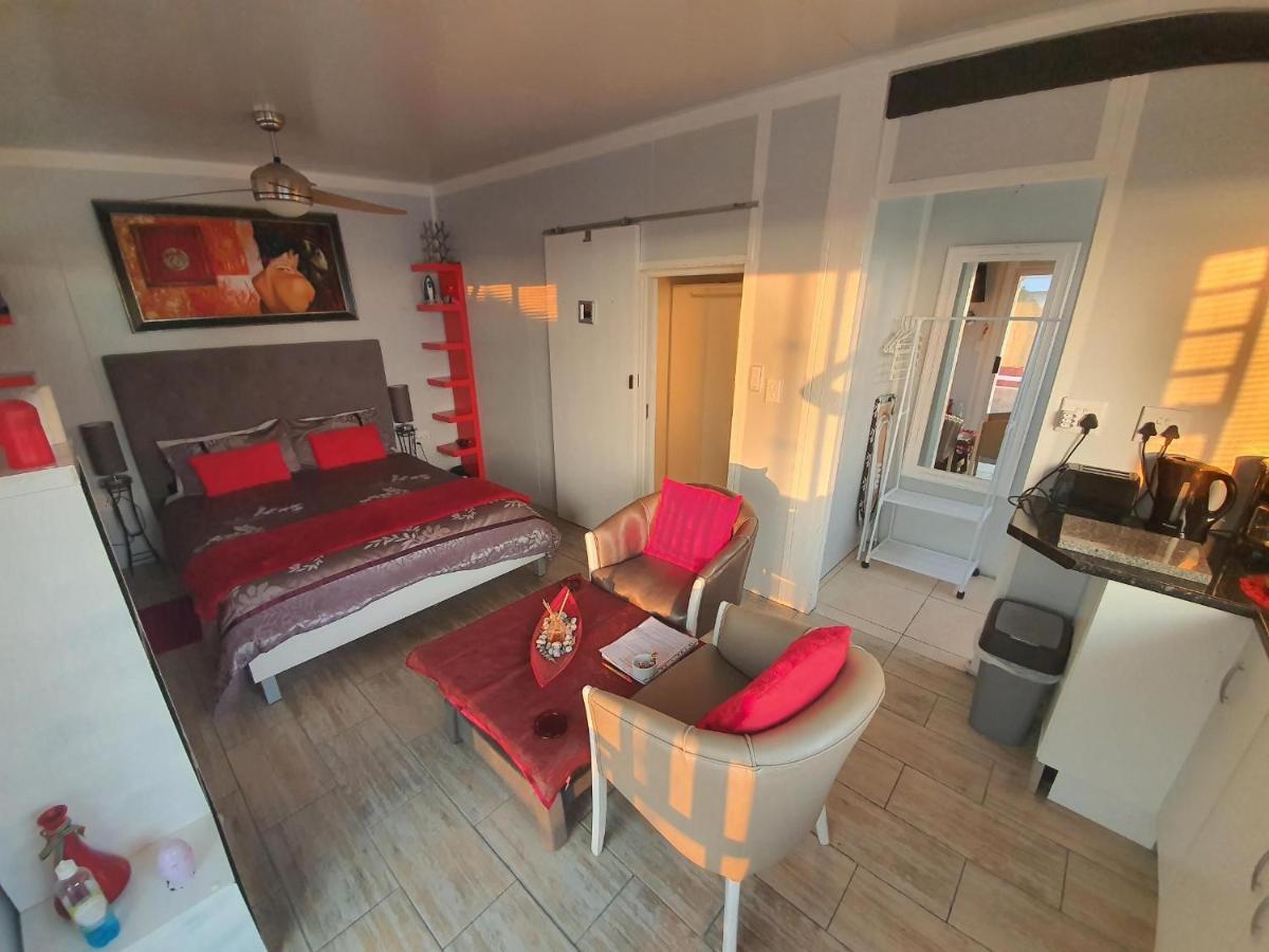 Atlantic Studio - Compact Unit With Sea Views เมลค์บอสสตรันด์ ภายนอก รูปภาพ
